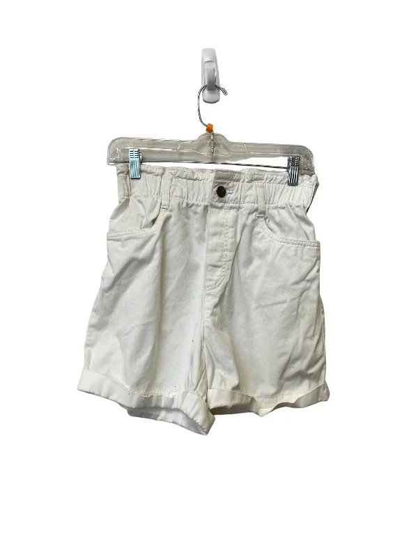 women's straight-leg shortsWhite Shorts H&m, Size S