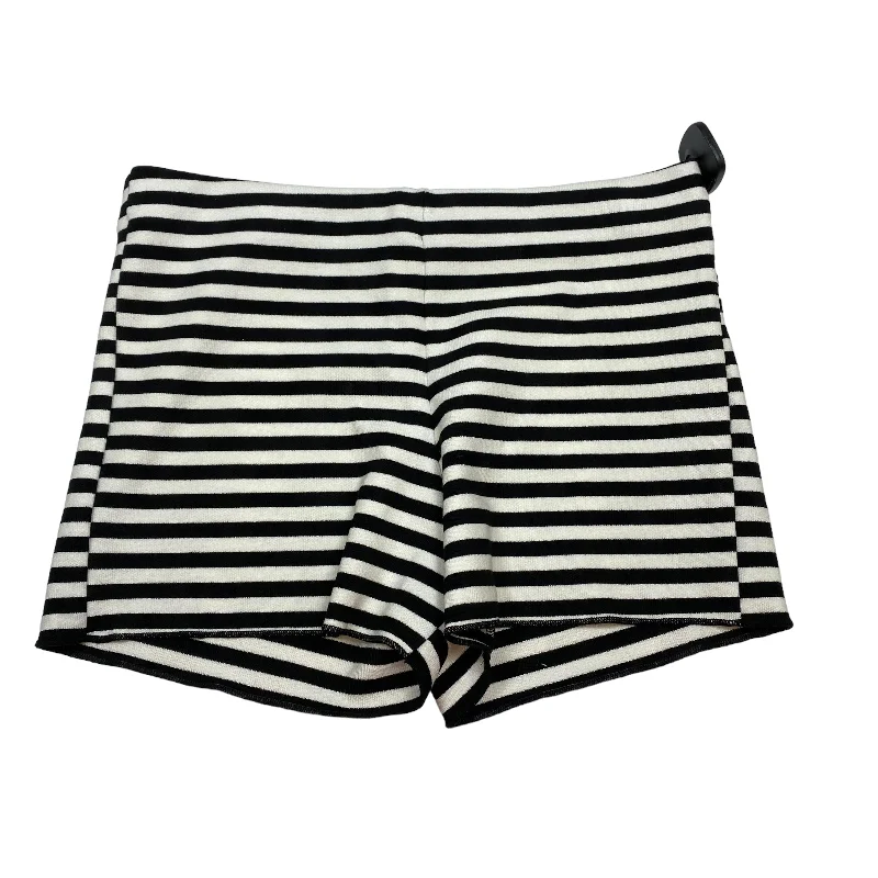 women's cargo shortsBlack & White Shorts Zara, Size L