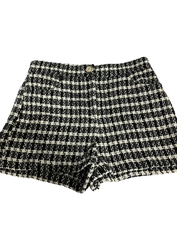 women's cool shortsPlaid Pattern Shorts Zara, Size M