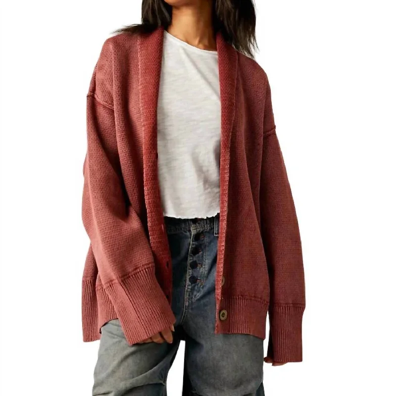 Fitted High-Quality Wool SweatersChamomile Cardi In Washed Russet Acorn