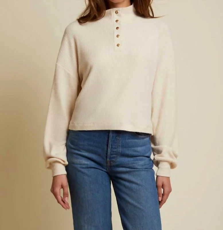 Oversized SweatersEvan Cropped Turtleneck Top In White Chocolate